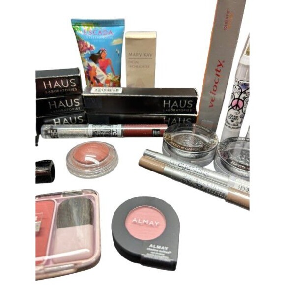 Wholesale Lot of Name Brand Makeup 25 Piece Mary Kay Hard Candy CIRCA Almay - Picture 3 of 7